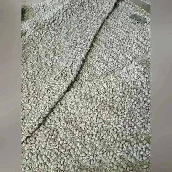 Barefoot Dreams popcorn cardigan - Picture 4 of 7